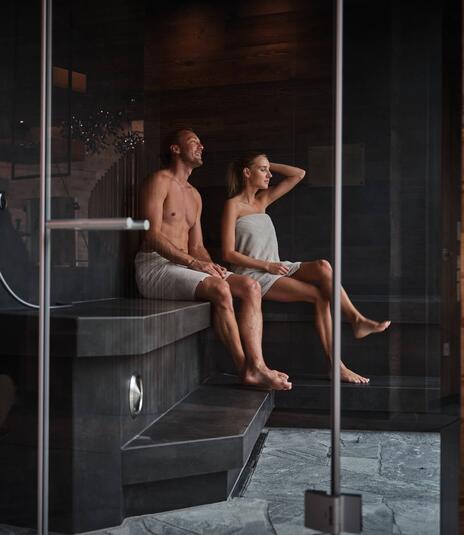 Paar Sauna Wellnessurlaub Leogang