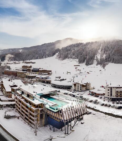 Winterurlaub mit Infinity Pool